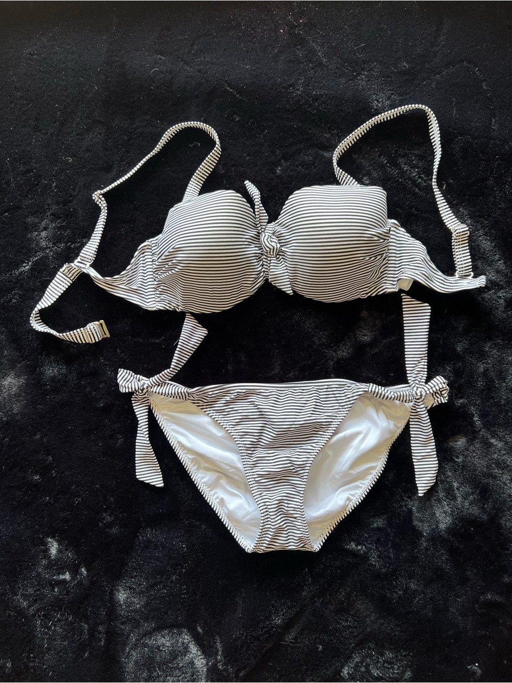 VENUS Black and White Striped Bikini Set